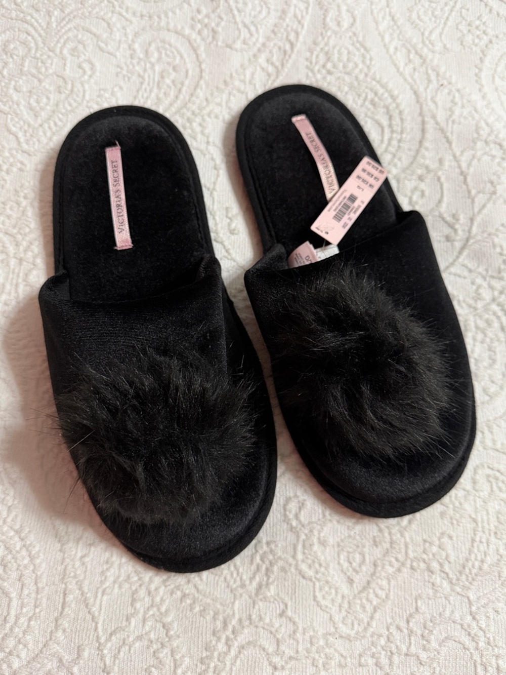 NWT! Victoria's Secret Black Pom Slide Slippers Size 8-9
